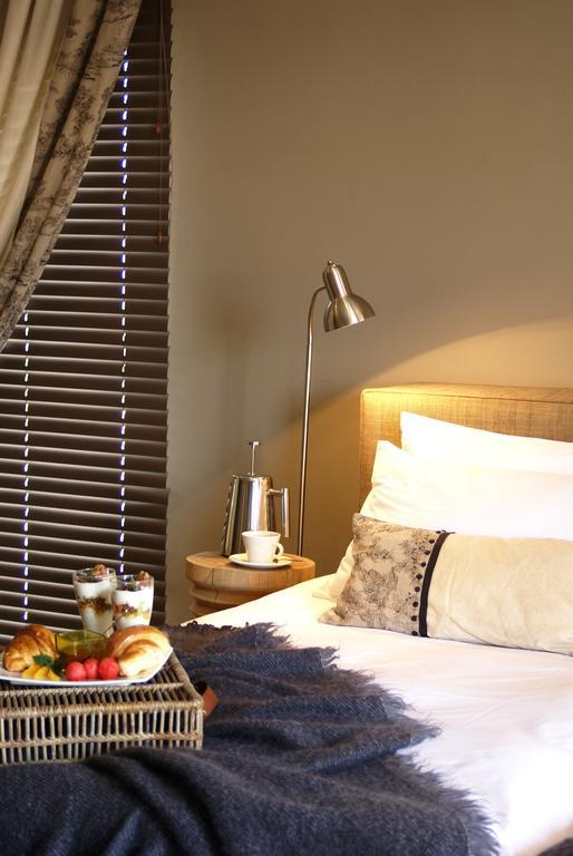 The Village Courtyard Suites & Executive Apartment 温特和克 外观 照片