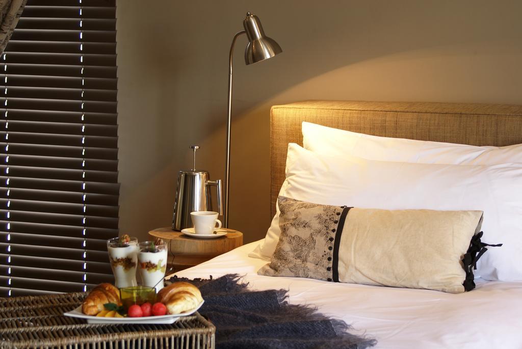 The Village Courtyard Suites & Executive Apartment 温特和克 外观 照片